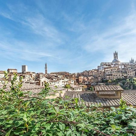 Horse Apartment Nel Centro Di Siena Esterno foto
